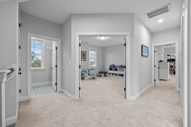 Building Photo - Exquisite 4 Bedroom/4 bath home in the Wyn...