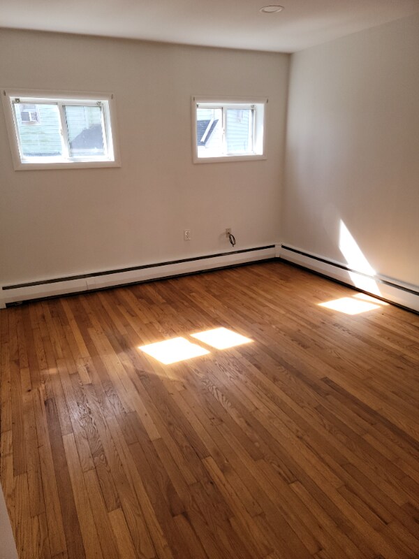 Building Photo - 2339 Boas St