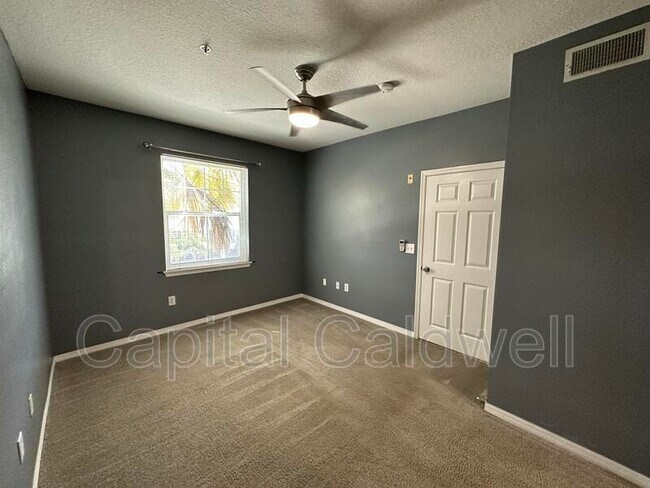 Building Photo - 1810 E Palm Ave