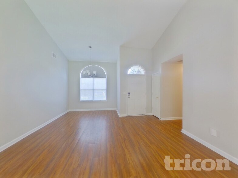 Building Photo - 127 Wenlock Cir