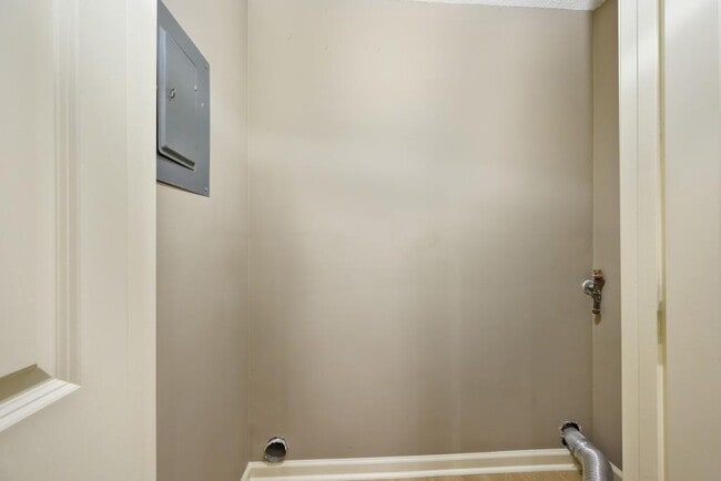 Building Photo - 558 Emory Oaks Way