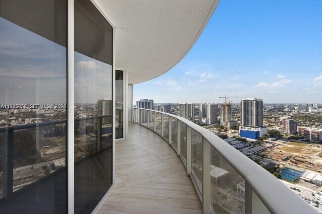 Building Photo - 488 NE 18th St