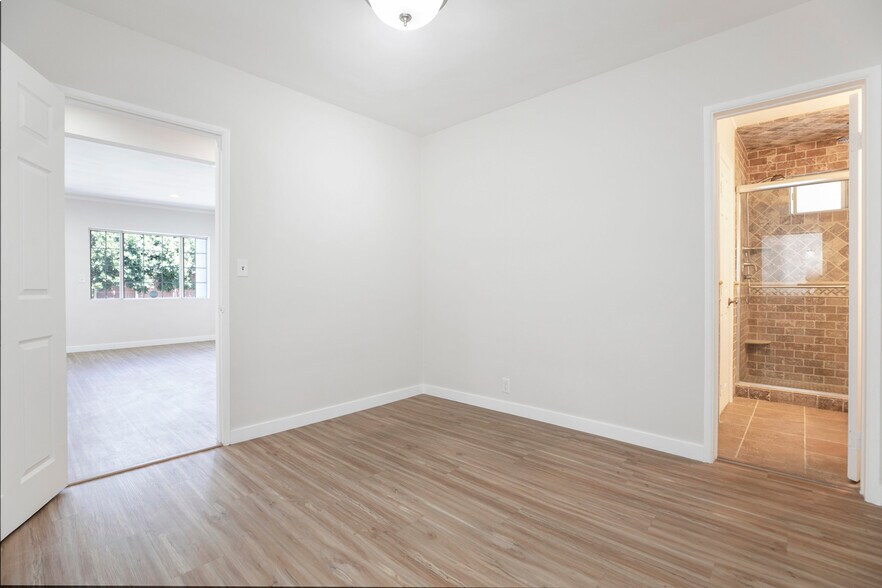 Building Photo - 12527 Stagg St