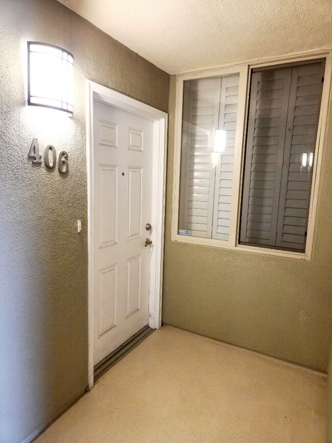 Building Photo - Downtown Marina District, 2 bed + Den 2 ba...