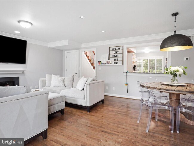 Building Photo - 8324 2nd Ave