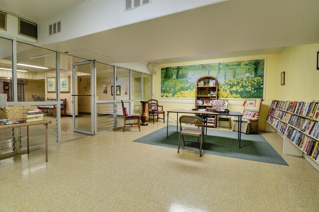 Building Photo - 84 Pukihae St