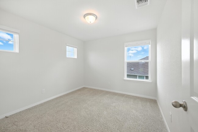 Building Photo - 104 Capella Wy