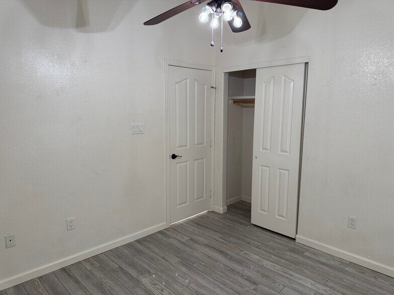 Building Photo - 11377 S Kingman Ave