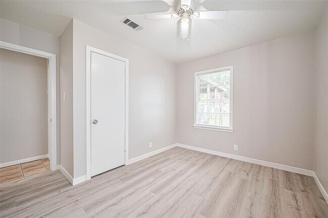 Building Photo - 3323 Suiter Way