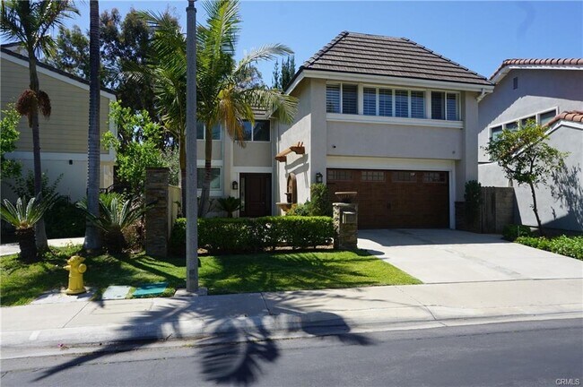 Building Photo - 12 Holly St