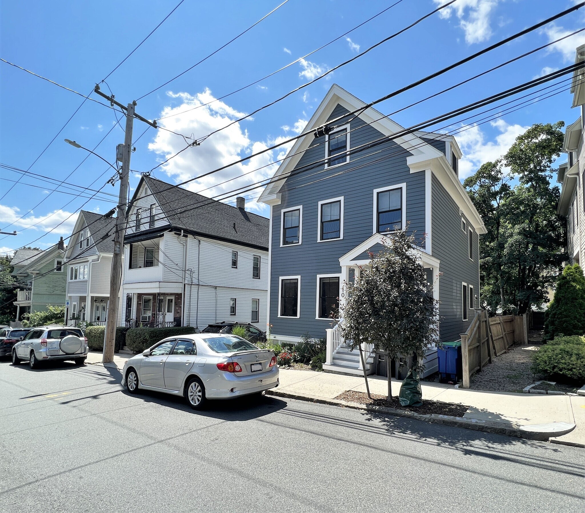 Building Photo - 10 Linden Ave