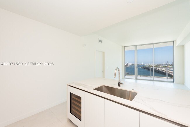 Building Photo - 1400 Biscayne Blvd