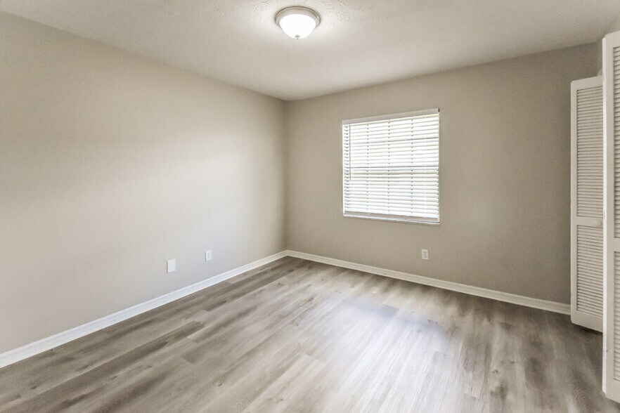 Building Photo - 704 Orchis Way