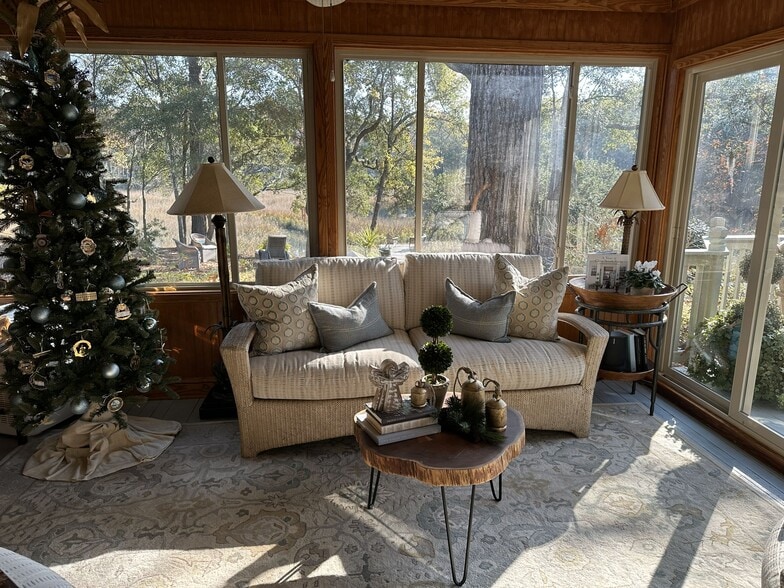 Sunroom - 927 blue crab way