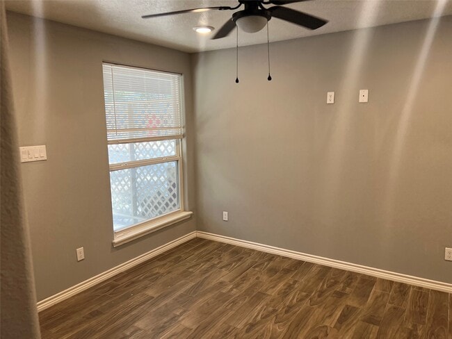 Building Photo - 2375 Virginia Ct