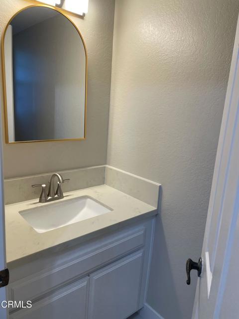 Building Photo - 852 N Monterey St