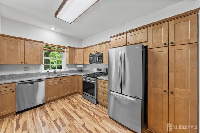 Building Photo - 6111 Cedar Ct
