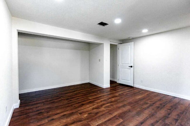 Building Photo - 146 Leroux St