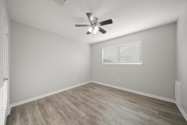 Building Photo - 5013 Camden Ln