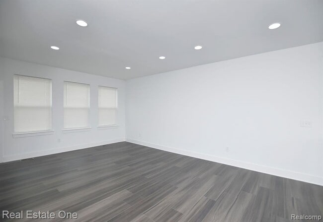 Building Photo - 2904 Zana Dr