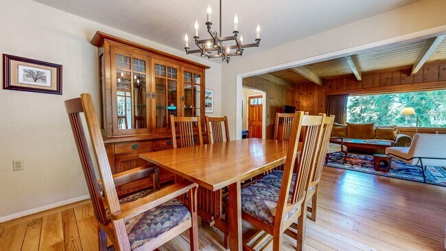 Building Photo - 4560 Sullivan Ct