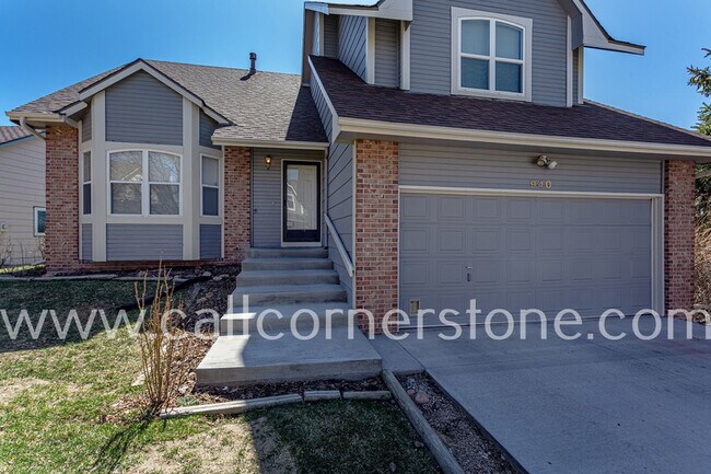 Building Photo - 940 Royal Crown Ln