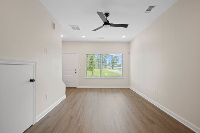 Building Photo - Argenta Area, NLR - 2 Bedroom - New Constr...