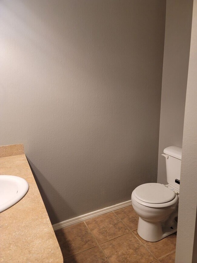 Building Photo - Beautiful 4 Br for Rent in Van Buren!! Com...