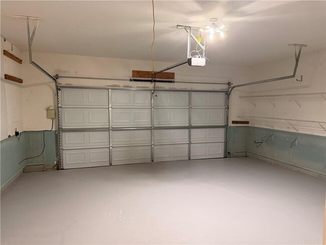 Building Photo - 325 North Ct