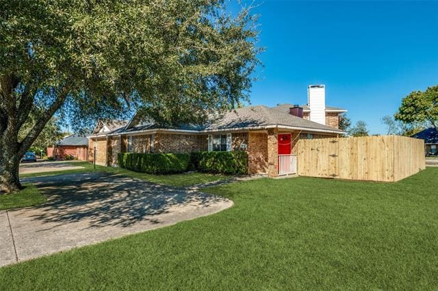 Primary Photo - 8940 Thompson Cir