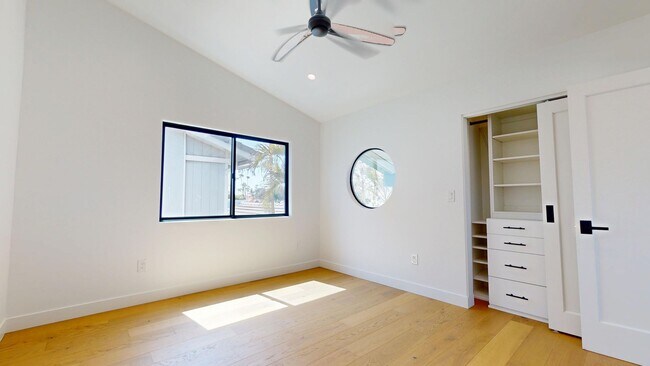 Building Photo - Gorgeous Fully Remodeled 5 Bedroom Home wi...