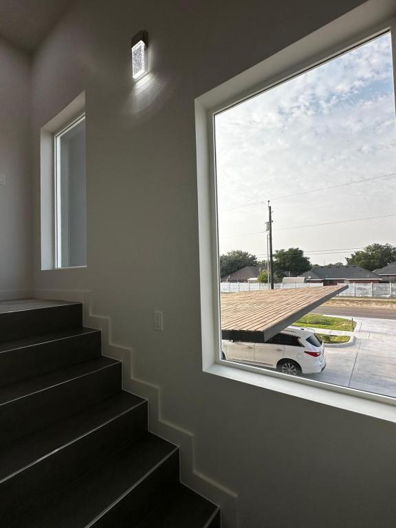 Building Photo - 310 E Rogers Rd