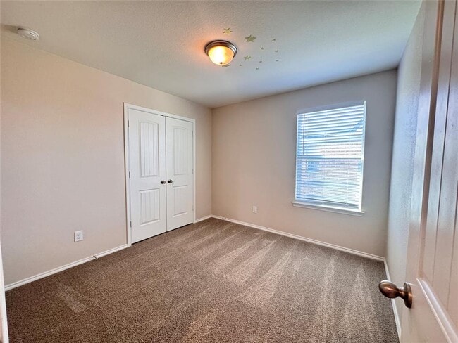 Building Photo - 16501 Brogan Ln