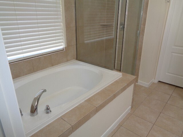 Building Photo - 30034 Saw Oaks Dr