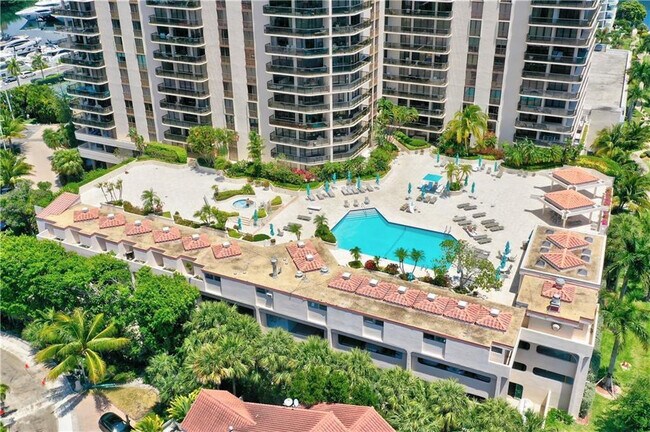 Building Photo - 19667 Turnberry Way