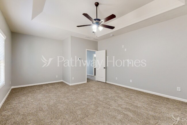 Building Photo - 3922 Lake Manor Way