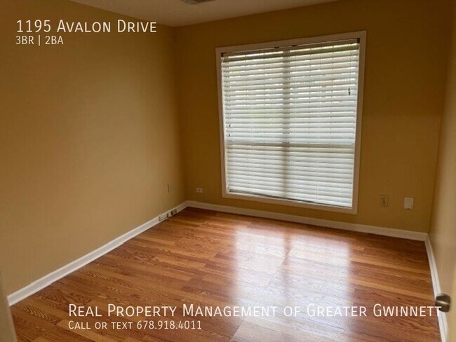 Building Photo - 1195 Avalon Dr