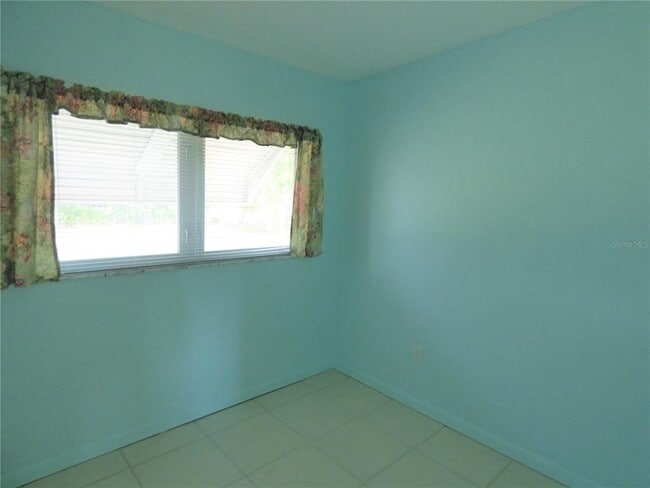 Building Photo - 3372 Croton Terrace