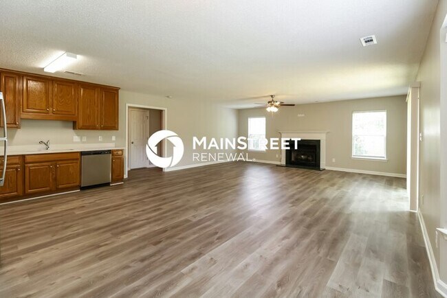 Building Photo - 4 Bedroom Pet-Friendly Home in Browns Summit, NC with Main Street Renewal