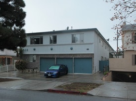 Building Photo - 932 11th St