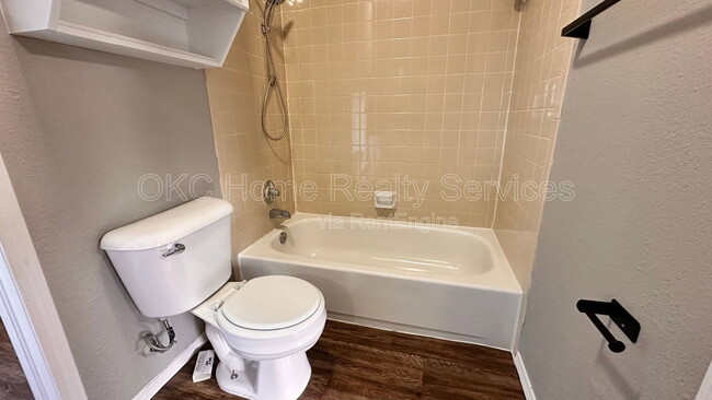 Building Photo - 6713 Lyrewood Ln