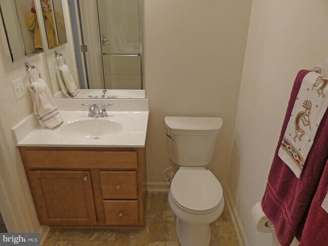 Building Photo - 1402 Golden Rod Ct