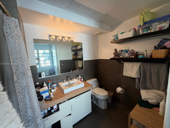 Building Photo - 435 21st St