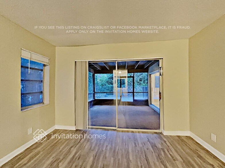 Building Photo - 9350 NW 35th Manor