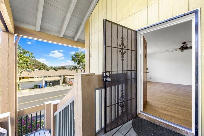 Building Photo - 370 Kawaihae St