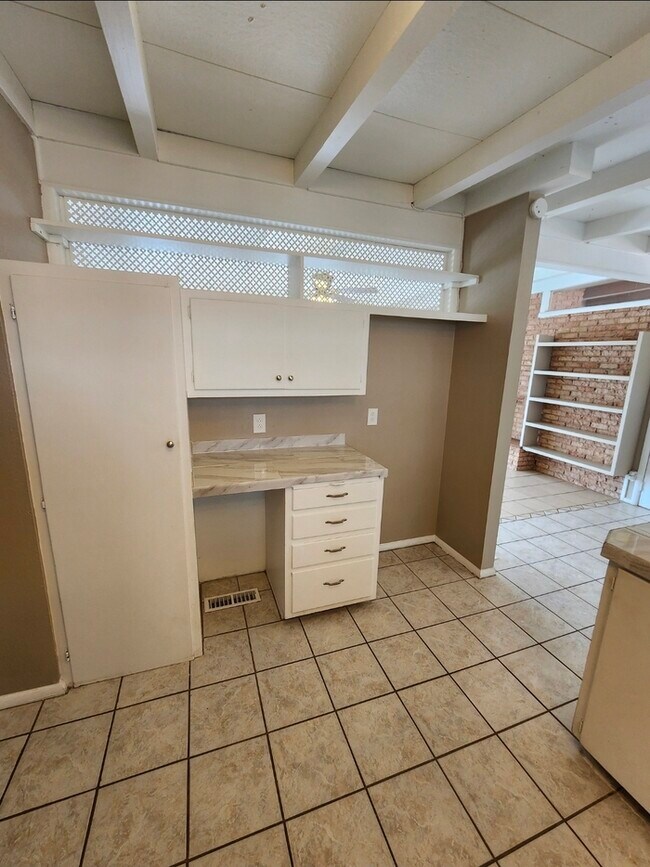 Building Photo - 3 bed 2 bath with 1 car carport