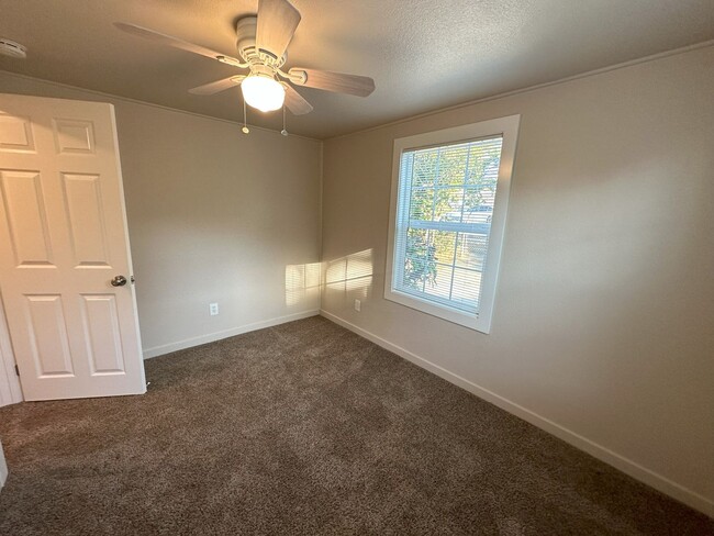 Building Photo - 1328 Trenary Way