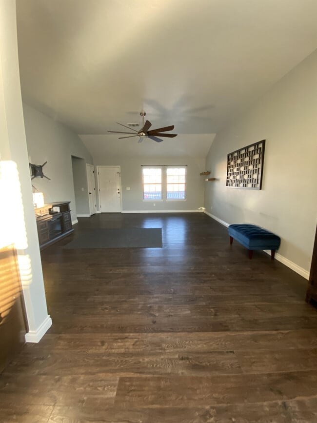 Building Photo - 2622 Trailwood Dr