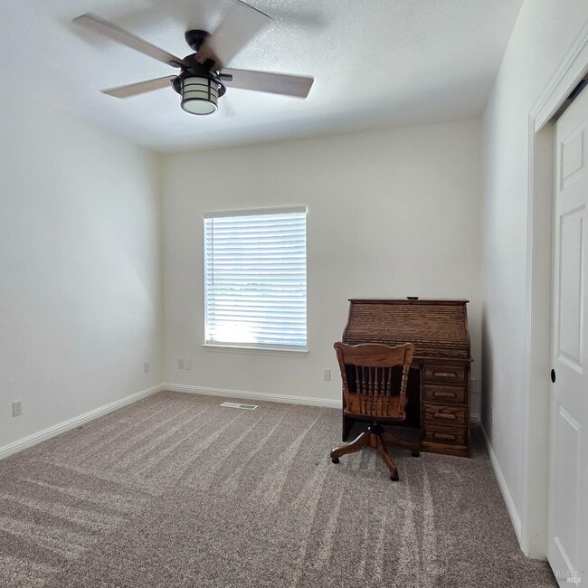 Building Photo - 298 White Sands Dr