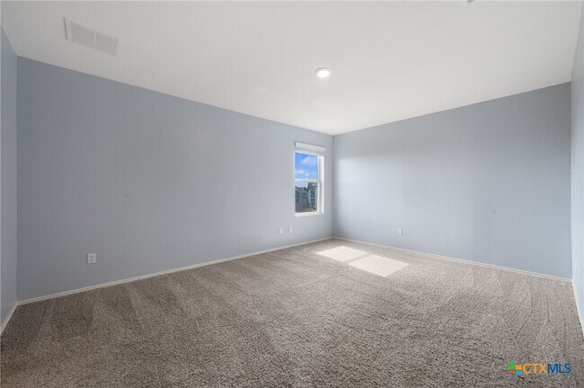 Building Photo - 817 Circle Wy